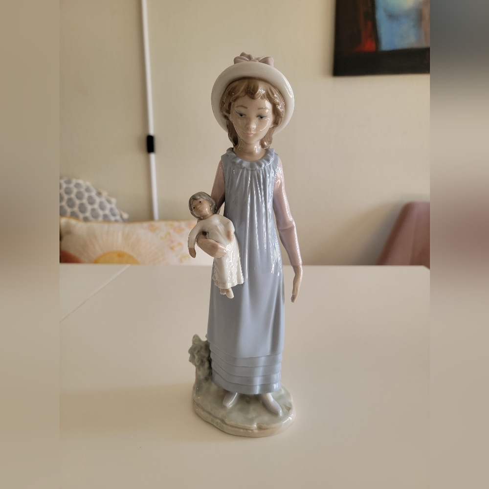 Lladro Figurine